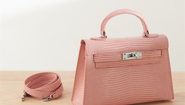 Birkin包是什么牌子？从汽车装饰品到爱马仕传奇的奇妙联想